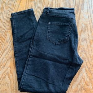 Black skinny jeans by Bandolinoblu.